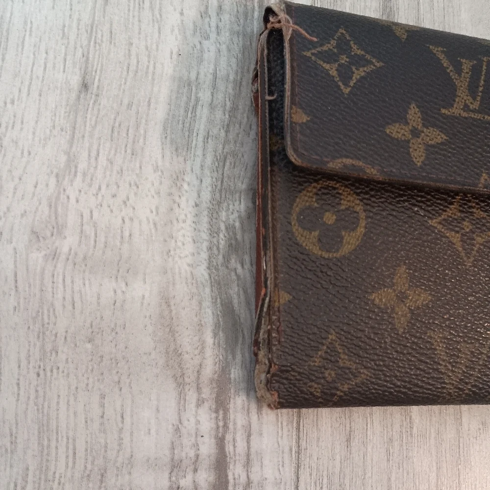 Louis Vuitton Monogram Porte Tresor International Trifold Long Wallet - Picture 2 of 12